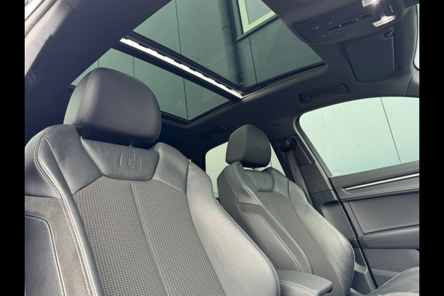 Audi Q3 35 TFSI S Line Edition * Panoramadak * Trekhaak * Stoelverwarming * Parkeercamera *
