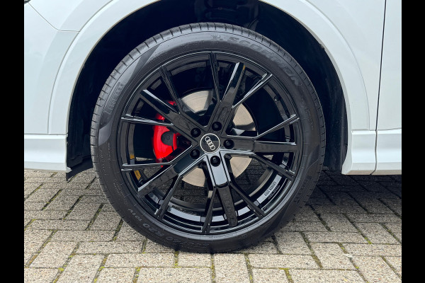 Audi Q3 35 TFSI S Line Edition * Panoramadak * Trekhaak * Stoelverwarming * Parkeercamera *