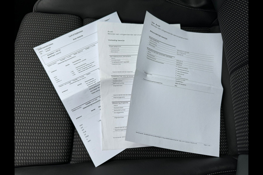Audi Q3 35 TFSI S Line Edition * Panoramadak * Trekhaak * Stoelverwarming * Parkeercamera *