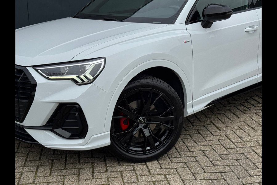 Audi Q3 35 TFSI S Line Edition * Panoramadak * Trekhaak * Stoelverwarming * Parkeercamera *