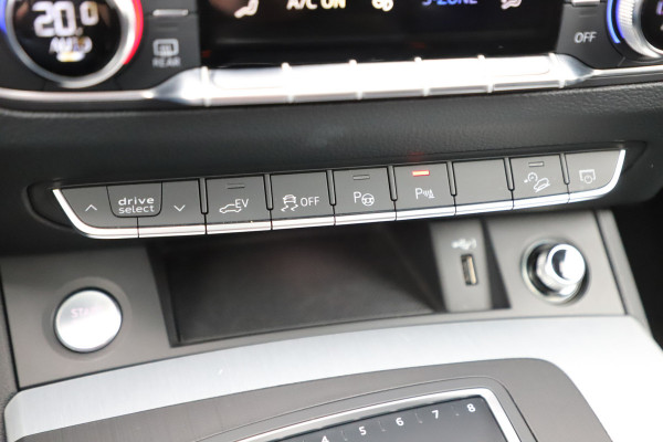 Audi Q5 55 TFSI e quattro Competition | 367PK | Luchtvering | Keyless-go | Pano | Sfeerverlichting | Acc | Virtual-cockpit | Standkachel