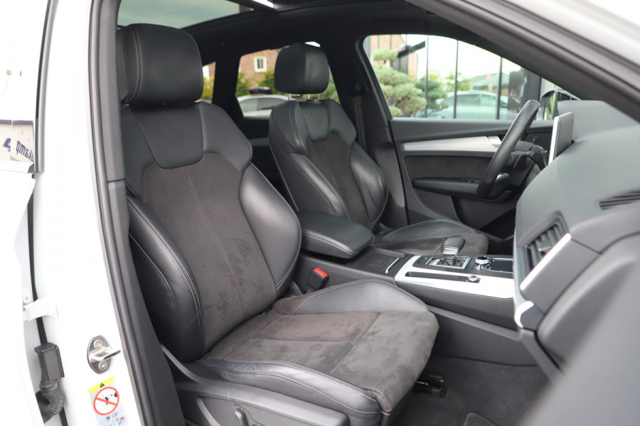 Audi Q5 55 TFSI e quattro Competition | 367PK | Luchtvering | Keyless-go | Pano | Sfeerverlichting | Acc | Virtual-cockpit | Standkachel