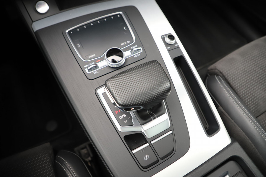 Audi Q5 55 TFSI e quattro Competition | 367PK | Luchtvering | Keyless-go | Pano | Sfeerverlichting | Acc | Virtual-cockpit | Standkachel