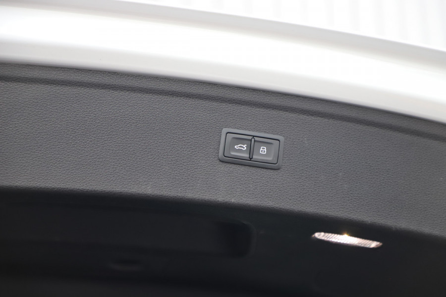 Audi Q5 55 TFSI e quattro Competition | 367PK | Luchtvering | Keyless-go | Pano | Sfeerverlichting | Acc | Virtual-cockpit | Standkachel
