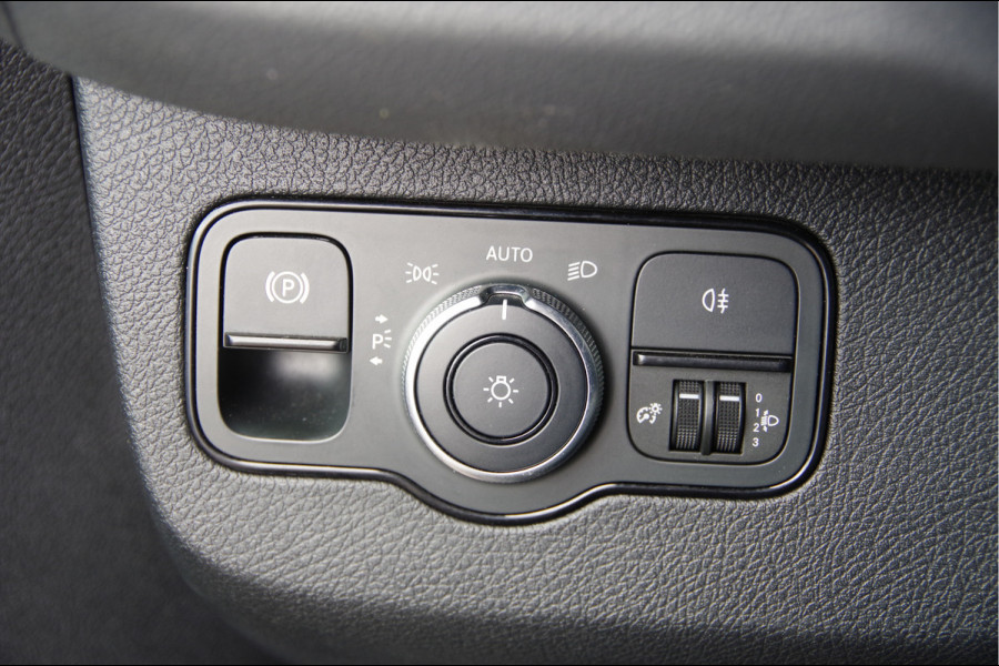 Mercedes-Benz Sprinter 319 3.0 CDI V6 L2H1 MARGE! AUT. LED, 2X SCHUIFDEUR, 3.5T TREKHAAK, LEDER, ADAPT. CRUISE, 360 CAMERA, NAVI, CLIMA, STOELVERWARMIN