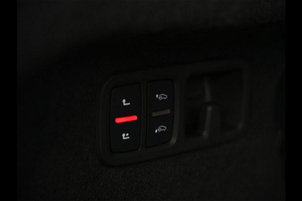 Audi Q8 55 TFSI e quattro Pro Line Plus | Panoramadak | Night Vision | B&O | HUD | 360 Camera | Adaptive Cruise | Luchtvering | Stoelverwarming V+A | Ambiance Verlichting | Trekhaak |