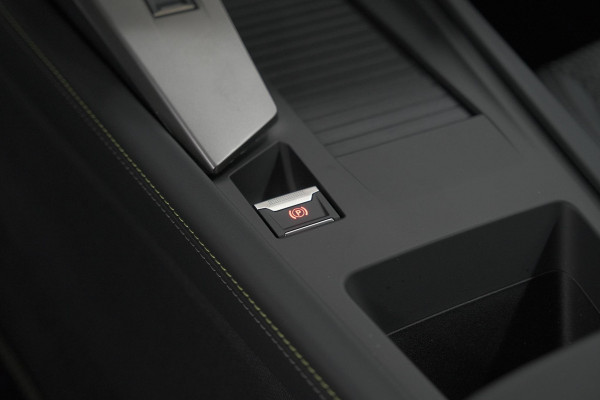 Peugeot 308 SW 1.6 Plug-in Hybrid 180 GT | Panoramadak | Premium Focal Audio | Adaptieve Cruise Control | Elektrische Kofferklep
