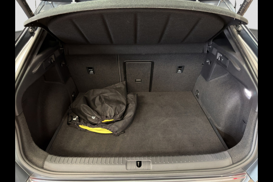 CUPRA Formentor 1.4 e-Hybrid|Memory|Kuipstoelen|19''|Matt|Camera|Stoelverwarming