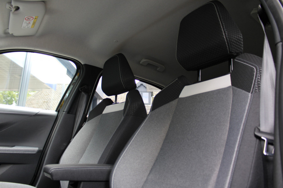 Opel Frontera 1.2 Turbo Hybrid Ultimate 5p. | Keyless Entry & Start | Winterpack | BLIS | Achteruitrijcamera