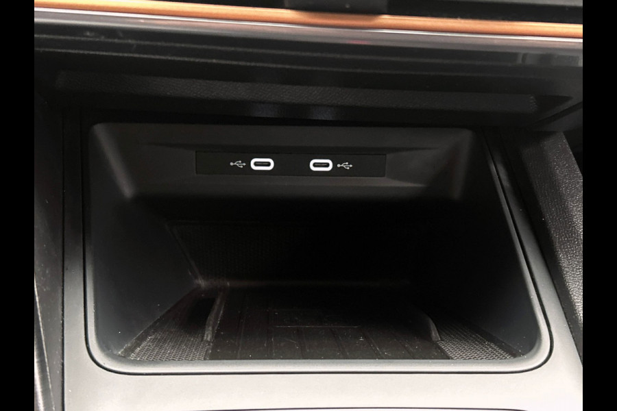 CUPRA Formentor 1.4 TSI e-Hybrid Essential | Adapt. Cruise | Sfeerverlichting |Carplay | Stoel/Stuur Verwarming |