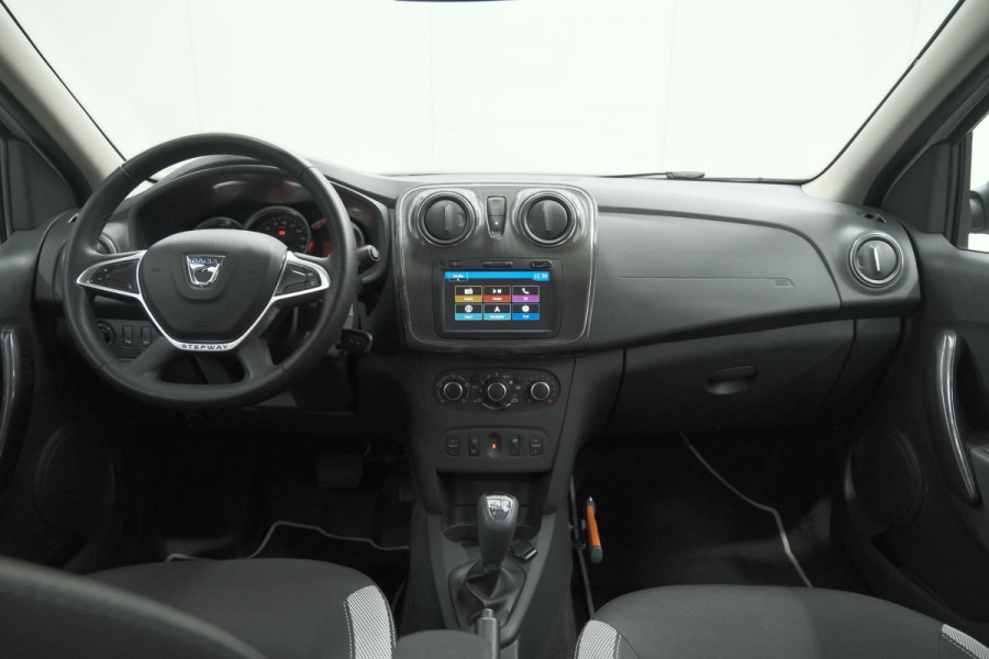 Dacia Logan MCV TCe 90 Stepway | Automaat | Camera | Parkeersensoren | Navigatie | Armsteun