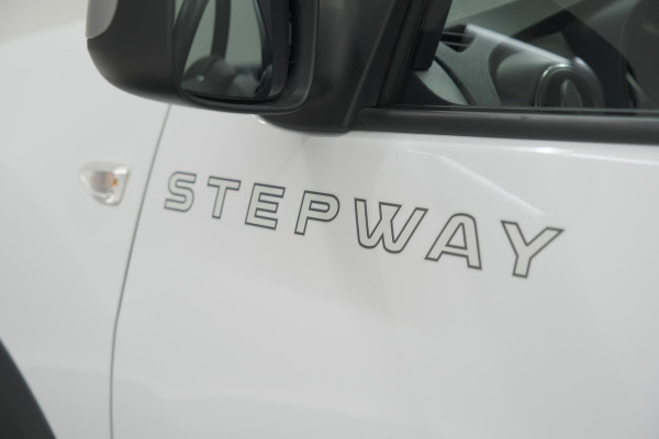 Dacia Logan MCV TCe 90 Stepway | Automaat | Camera | Parkeersensoren | Navigatie | Armsteun