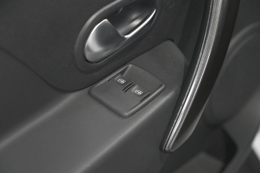 Dacia Logan MCV TCe 90 Stepway | Automaat | Camera | Parkeersensoren | Navigatie | Armsteun