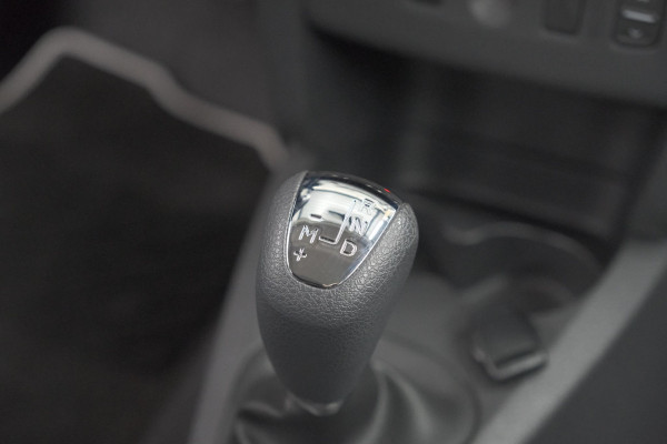 Dacia Logan MCV TCe 90 Stepway | Automaat | Camera | Parkeersensoren | Navigatie | Armsteun
