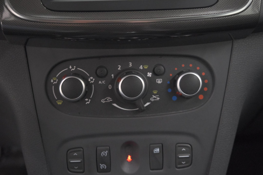 Dacia Logan MCV TCe 90 Stepway | Automaat | Camera | Parkeersensoren | Navigatie | Armsteun