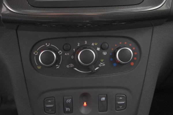 Dacia Logan MCV TCe 90 Stepway | Automaat | Camera | Parkeersensoren | Navigatie | Armsteun