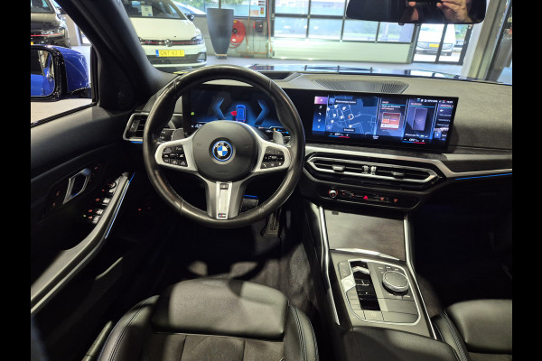 BMW 3 Serie Touring 330e xDrive M-Sport | Panorama | HUD | Full optie