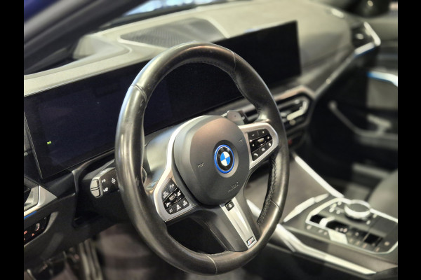BMW 3 Serie Touring 330e xDrive M-Sport | Panorama | HUD | Full optie