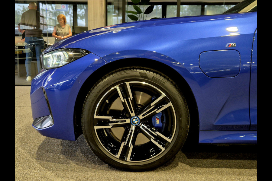 BMW 3 Serie Touring 330e xDrive M-Sport | Panorama | HUD | Full optie