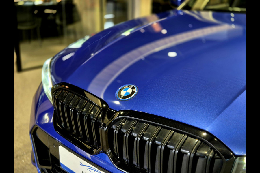 BMW 3 Serie Touring 330e xDrive M-Sport | Panorama | HUD | Full optie