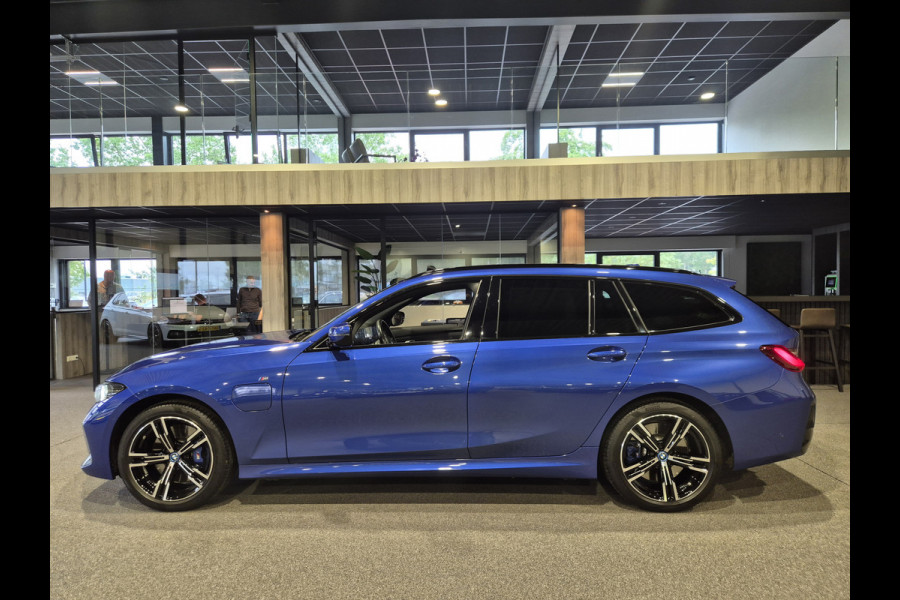 BMW 3 Serie Touring 330e xDrive M-Sport | Panorama | HUD | Full optie