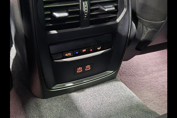 BMW 3 Serie Touring 330e xDrive M-Sport | Panorama | HUD | Full optie