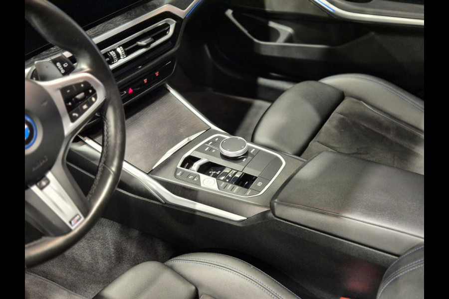 BMW 3 Serie Touring 330e xDrive M-Sport | Panorama | HUD | Full optie