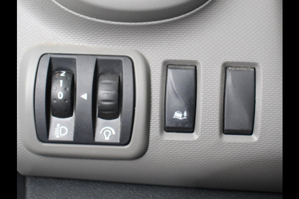 Renault Trafic Passenger 1.6 dCi Zen Energy 9persoons PERSONENBUS Prijs incl. btw/bpm  Airco Trekhaak Radio Elektrische pakket