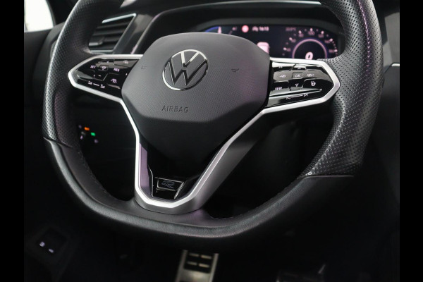 Volkswagen Tiguan 1.4 TSi PHEV R-Line Life Edition | SOH 91,0% | Panoramadak | Memory | Leder | Stuur/stoel verwarming | Adaptive cruise | Sfeerverlichting | 360 camera | Park assist | Carplay | Elektrische achterklep