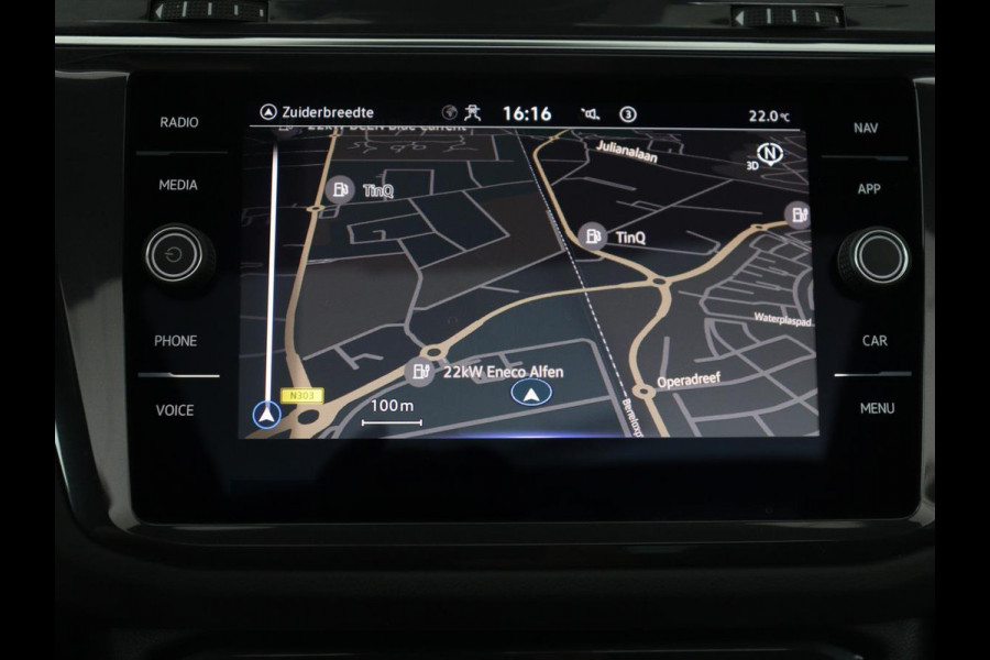 Volkswagen Tiguan 1.4 TSi PHEV R-Line Life Edition | SOH 91,0% | Panoramadak | Memory | Leder | Stuur/stoel verwarming | Adaptive cruise | Sfeerverlichting | 360 camera | Park assist | Carplay | Elektrische achterklep