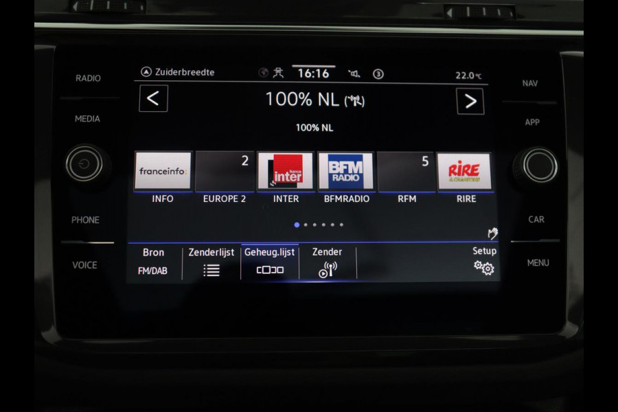 Volkswagen Tiguan 1.4 TSi PHEV R-Line Life Edition | SOH 91,0% | Panoramadak | Memory | Leder | Stuur/stoel verwarming | Adaptive cruise | Sfeerverlichting | 360 camera | Park assist | Carplay | Elektrische achterklep