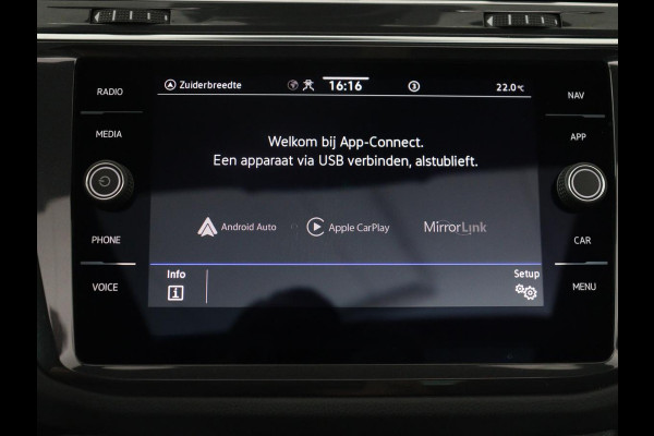 Volkswagen Tiguan 1.4 TSi PHEV R-Line Life Edition | SOH 91,0% | Panoramadak | Memory | Leder | Stuur/stoel verwarming | Adaptive cruise | Sfeerverlichting | 360 camera | Park assist | Carplay | Elektrische achterklep
