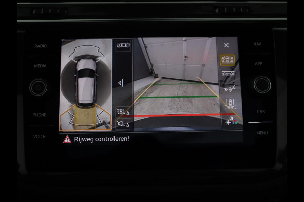 Volkswagen Tiguan 1.4 TSi PHEV R-Line Life Edition | SOH 91,0% | Panoramadak | Memory | Leder | Stuur/stoel verwarming | Adaptive cruise | Sfeerverlichting | 360 camera | Park assist | Carplay | Elektrische achterklep