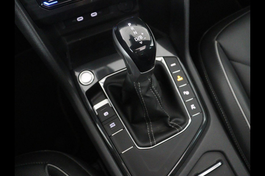 Volkswagen Tiguan 1.4 TSi PHEV R-Line Life Edition | SOH 91,0% | Panoramadak | Memory | Leder | Stuur/stoel verwarming | Adaptive cruise | Sfeerverlichting | 360 camera | Park assist | Carplay | Elektrische achterklep
