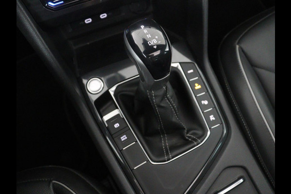 Volkswagen Tiguan 1.4 TSi PHEV R-Line Life Edition | SOH 91,0% | Panoramadak | Memory | Leder | Stuur/stoel verwarming | Adaptive cruise | Sfeerverlichting | 360 camera | Park assist | Carplay | Elektrische achterklep