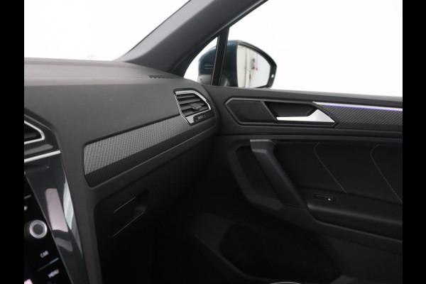 Volkswagen Tiguan 1.4 TSi PHEV R-Line Life Edition | SOH 91,0% | Panoramadak | Memory | Leder | Stuur/stoel verwarming | Adaptive cruise | Sfeerverlichting | 360 camera | Park assist | Carplay | Elektrische achterklep