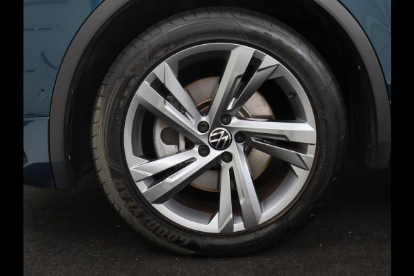 Volkswagen Tiguan 1.4 TSi PHEV R-Line Life Edition | SOH 91,0% | Panoramadak | Memory | Leder | Stuur/stoel verwarming | Adaptive cruise | Sfeerverlichting | 360 camera | Park assist | Carplay | Elektrische achterklep