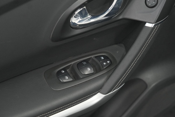Renault Kadjar TCe 130 Intens | Trekhaak 1500kg Trekgewicht | Panoramadak | Navigatie | Parkeersensoren | Apple Carplay