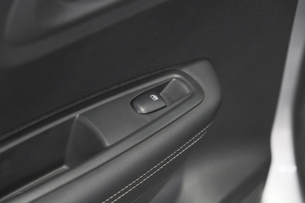 Renault Kadjar TCe 130 Intens | Trekhaak 1500kg Trekgewicht | Panoramadak | Navigatie | Parkeersensoren | Apple Carplay