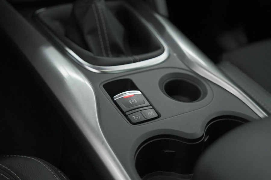 Renault Kadjar TCe 130 Intens | Trekhaak 1500kg Trekgewicht | Panoramadak | Navigatie | Parkeersensoren | Apple Carplay
