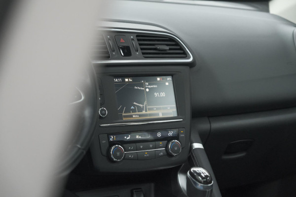 Renault Kadjar TCe 130 Intens | Trekhaak 1500kg Trekgewicht | Panoramadak | Navigatie | Parkeersensoren | Apple Carplay