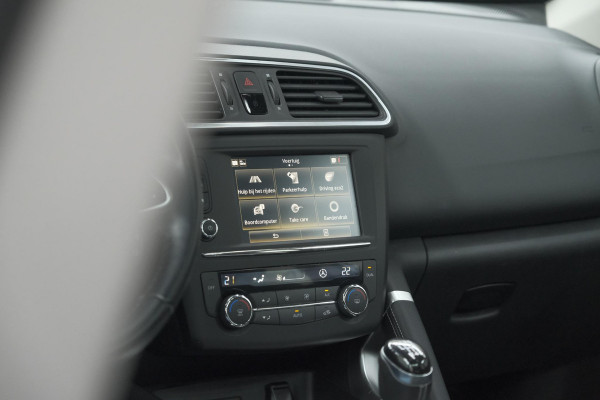Renault Kadjar TCe 130 Intens | Trekhaak 1500kg Trekgewicht | Panoramadak | Navigatie | Parkeersensoren | Apple Carplay