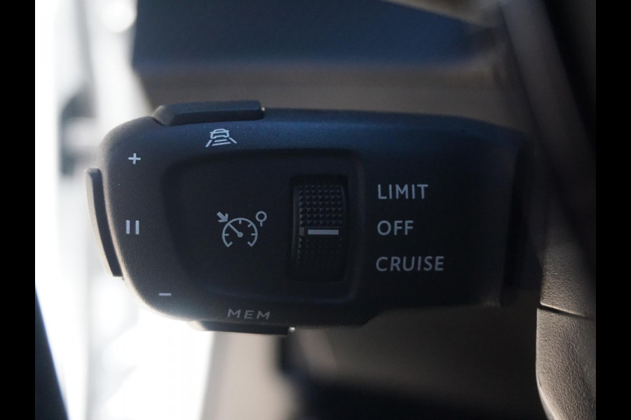 Peugeot 2008 1.2 Hybrid 145 GT 360 Camera
