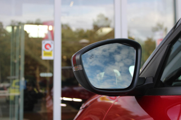 Alfa Romeo junior 1.2 145PK AUTOMAAT Hybrid IBRIDA TI | PACK TECH LITE: (LED MATRIX KOPLAMPEN, DODEHOEK DETECTIE, ELEKTRISCH BEDIENBARE ACHTERKLEP, KEYLESS ENTRY, ACHTERUITRIJ CAMERA, PARKEERSENSOREN VOOR ACHTER EN ZIJKANT, DRAADLOZE TELEFOONLADER, LANE ASSIST, ADAPTIVE CRUISE CONTROL) | PACK TI: (ELEKTRISCH BEDIENBARE BESTUUDERSSTOEL, VERKEERSBORDEN WEERGAVE, GETINTE ACHTERRUITEN, SFEER VERLICHTING, GLANZEND ZWARTE BODYKIT, 10,25" TOUCHSCREEN, LEDEREN STUURWIEL, VERSTELBARE KOFFERVLOER OP 3 NIVEAUS) | 18" LICHTMETALEN VELGEN "FORI" | BRERA RED MET ZWART DAK | DRAADLOZE APPLE CARPLAY/AN