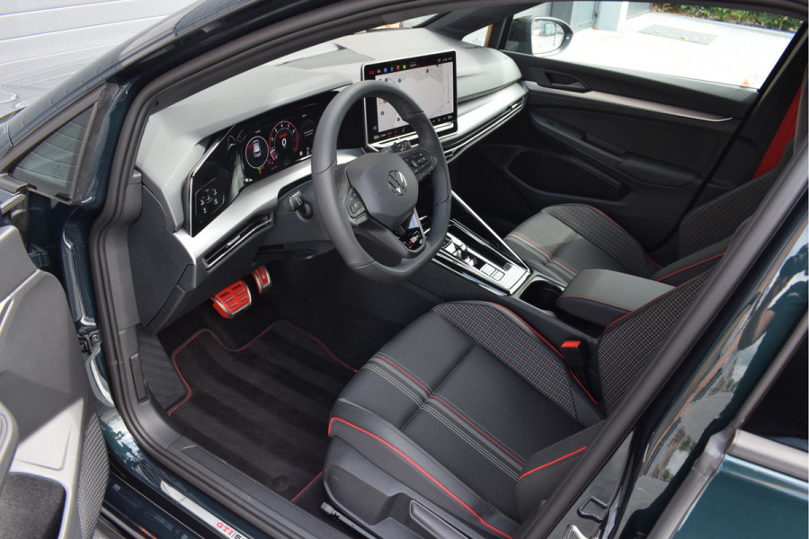 Volkswagen Golf 2.0 TSI GTI Clubsport Edition 50 325pk | Panoramadak
