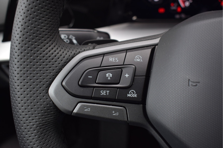 Volkswagen Golf 2.0 TSI GTI Clubsport Edition 50 325pk | Panoramadak
