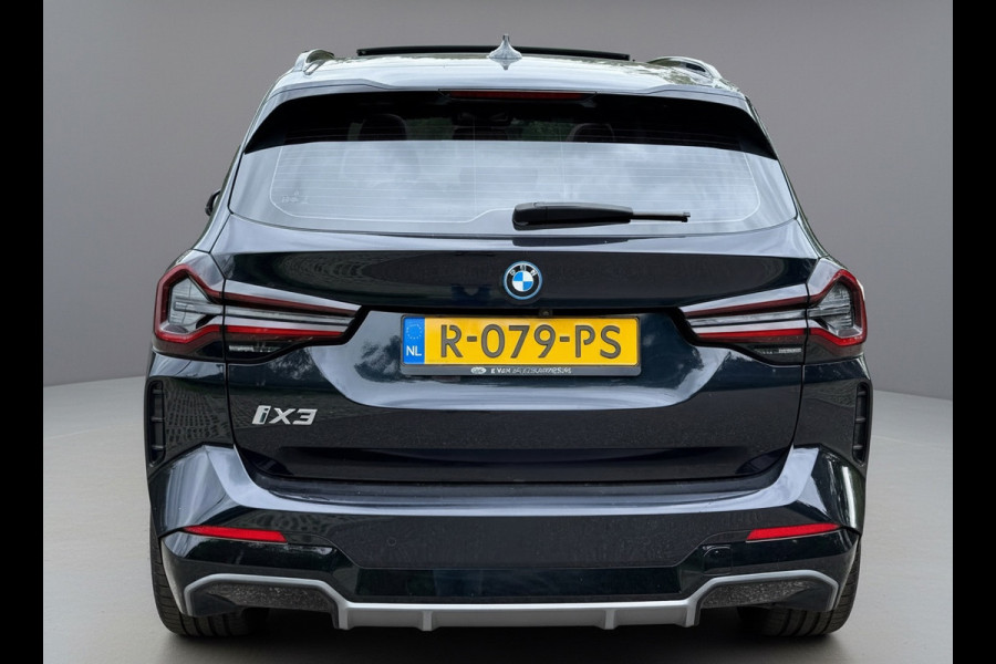 BMW iX3 M SPORT pakket 80 kWh, panoramadak, vol opties, 1 e eigenaar,conjac sport leder, Origineel NL auto met nap