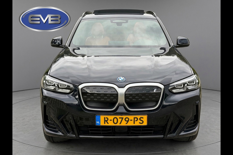 BMW iX3 M SPORT pakket 80 kWh, panoramadak, vol opties, 1 e eigenaar,conjac sport leder, Origineel NL auto met nap