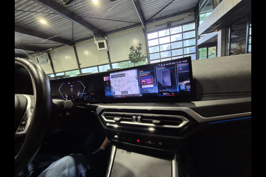 BMW 3 Serie Touring 330e xDrive M-Sport | Panorama | HUD | Full optie