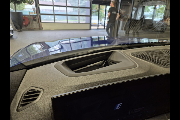 BMW 3 Serie Touring 330e xDrive M-Sport | Panorama | HUD | Full optie